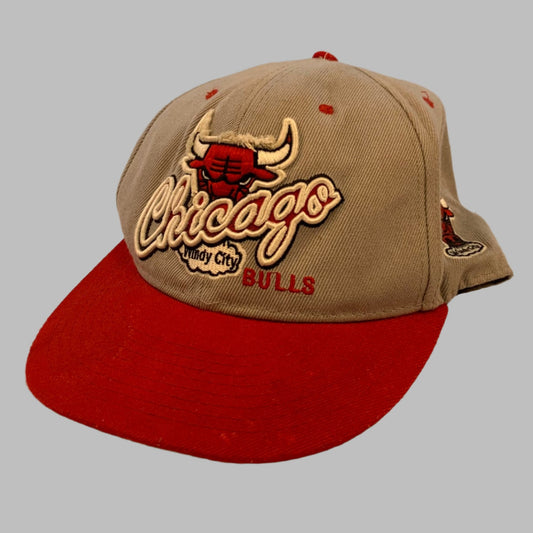 Chicago Bulls Windy City Snapback Cap - This is a vintage Bulls logo on a light grey cap